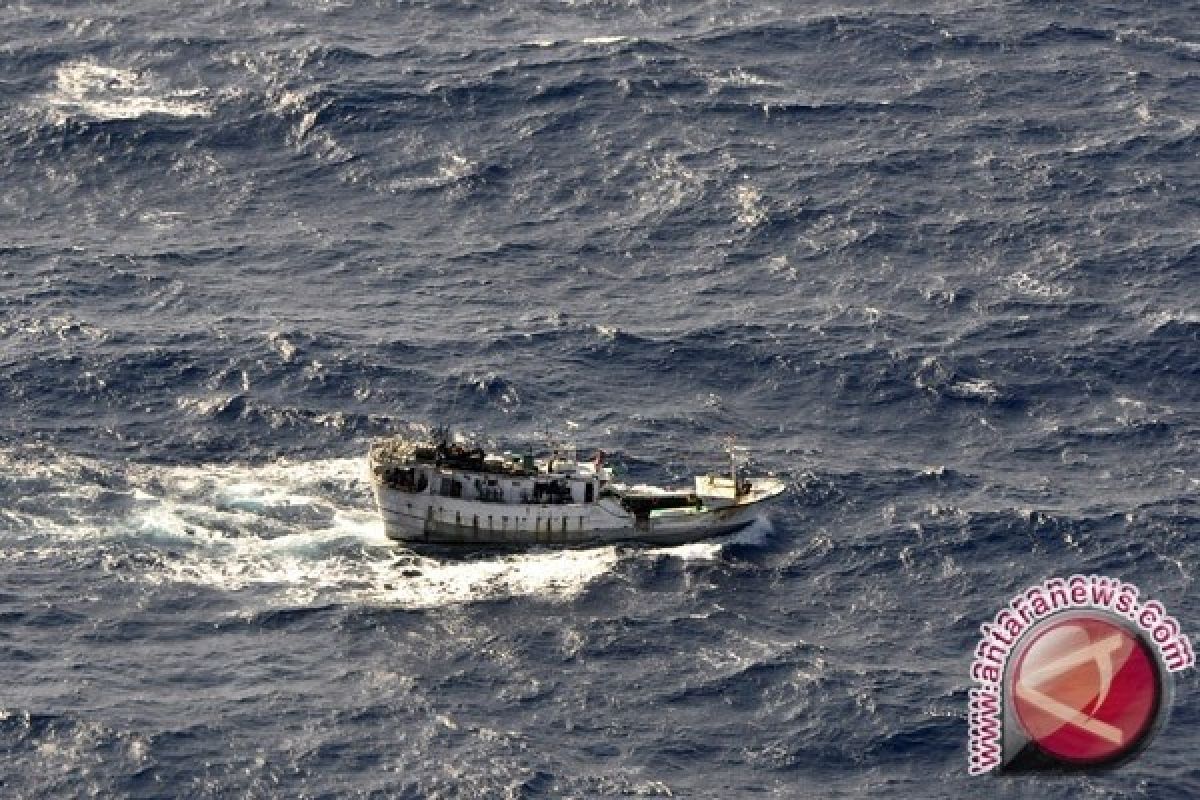 BMKG: Waspadai Gelombang Tinggi di Jalur Mudik Laut