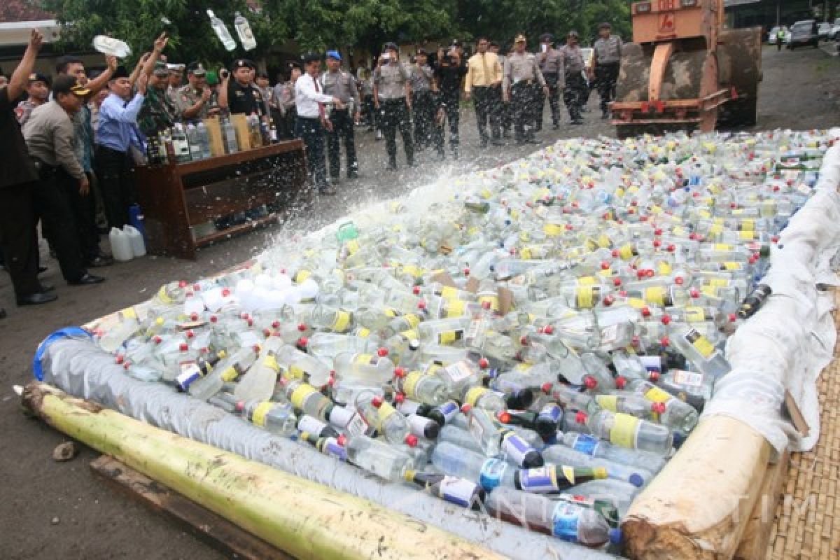 Polres Ngawi Musnahkan Ribuan Liter Minuman Keras