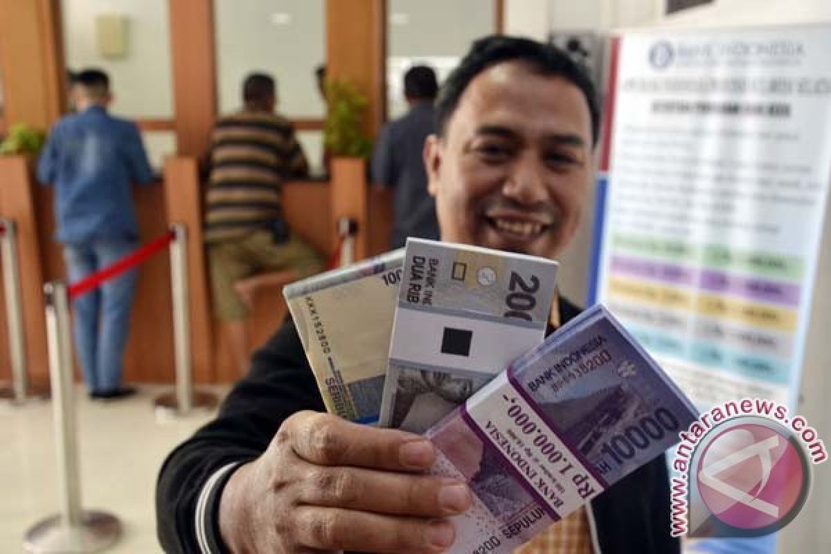 Penukaran uang pecahan mulai meningkat di Makassar 