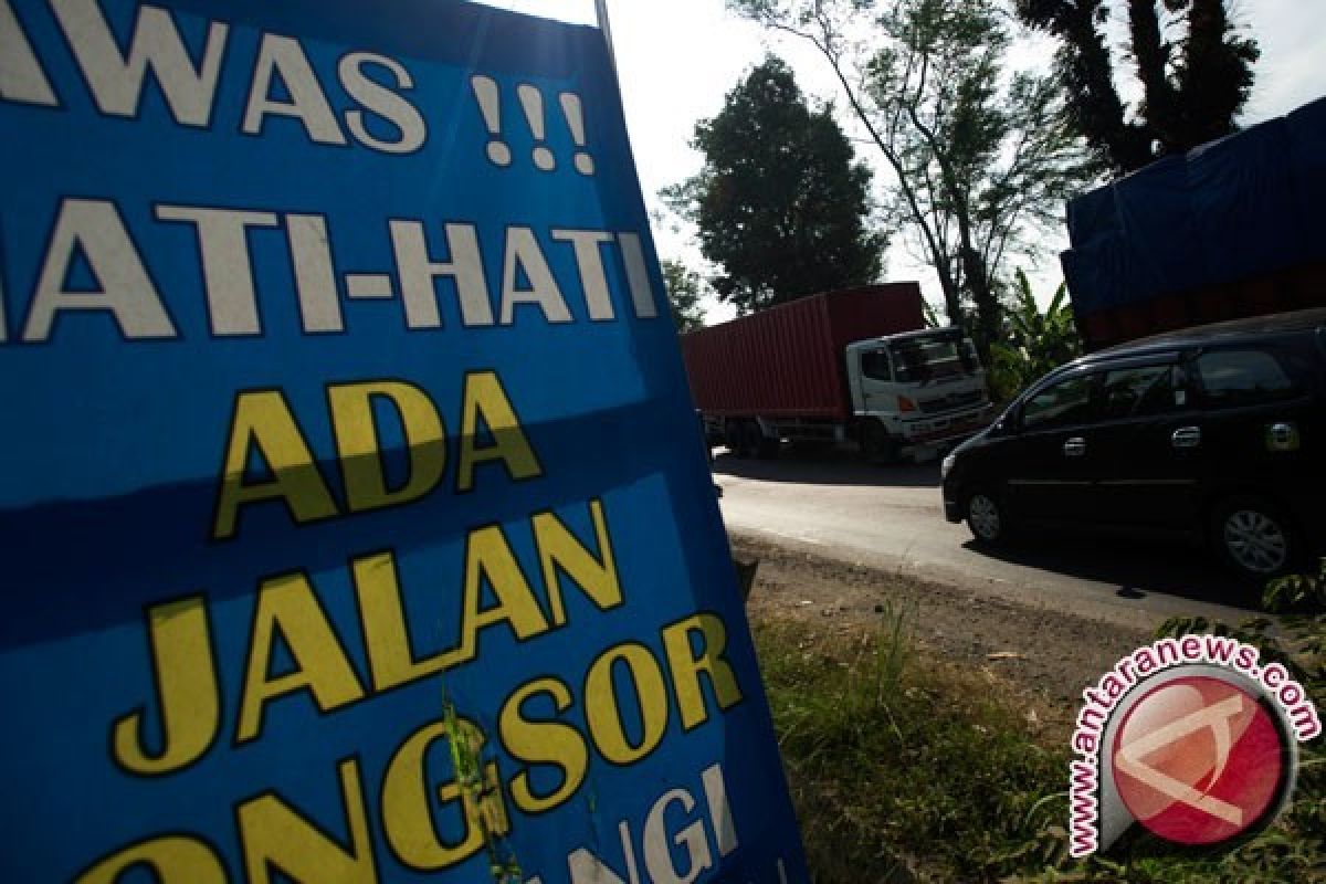 Lalu Lintas Riau-Sumbar Lancar Pascalongsor