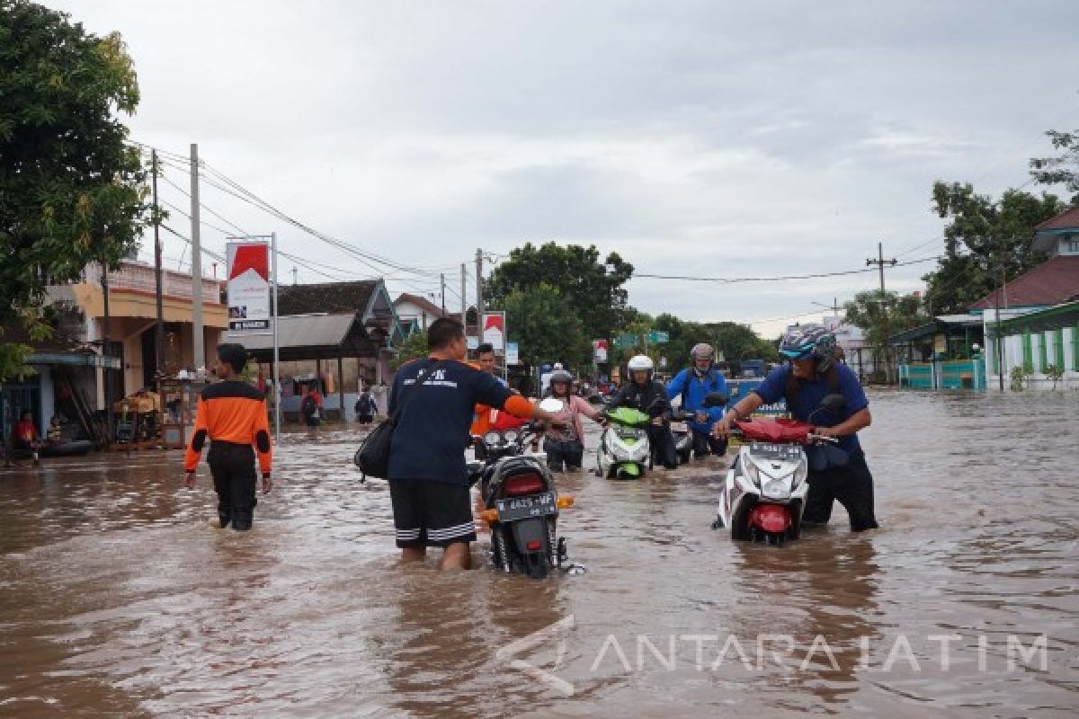 Jalur Pantura Pasuruan Dibuka Pukul 15.30 WIB