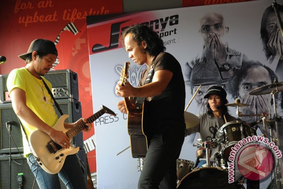 Slank meriahkan Hari Pramuka ke-55 di Surabaya