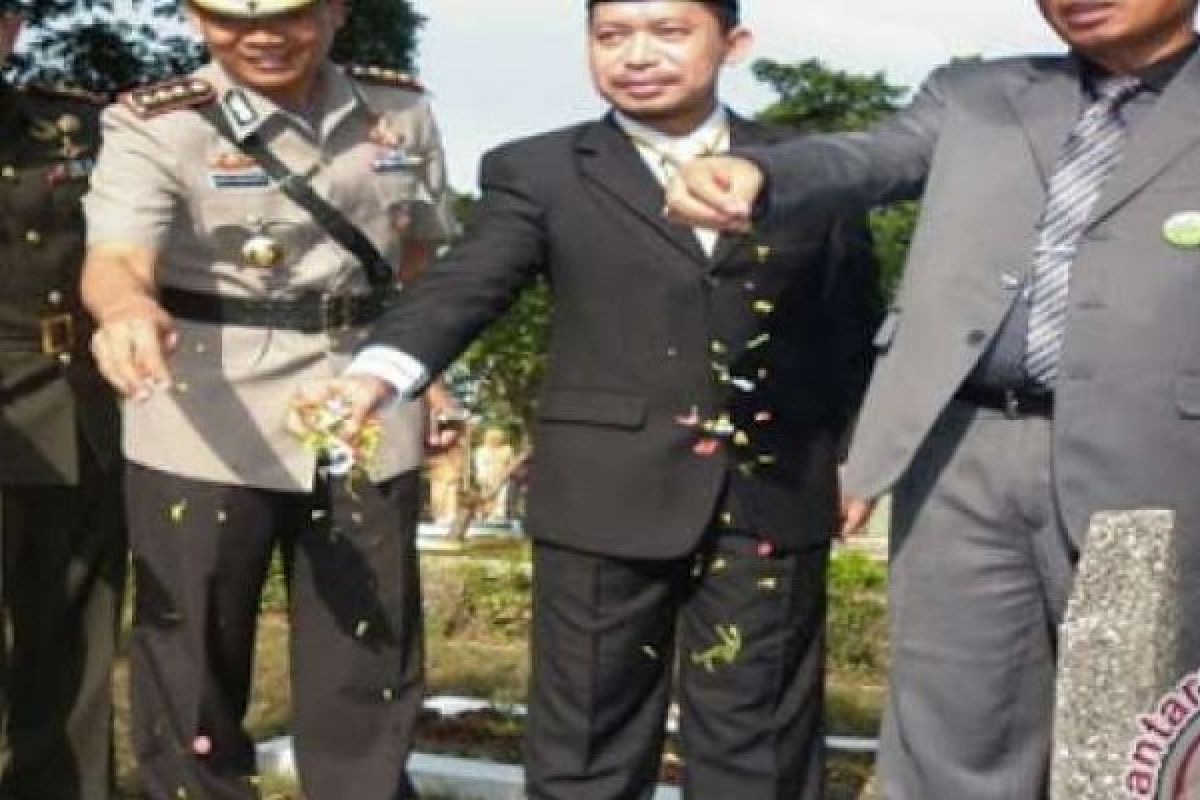 HUT Bhayangkara, Kapolres Dumai Pimpin Pasukan Berziarah ke Makam Pahlawan