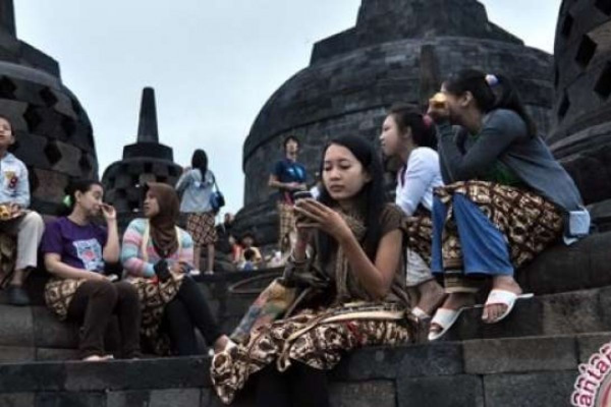 Jaga Kondisi Candi Borobudur, Pengunjung Dilarang Menyentuh Stupa