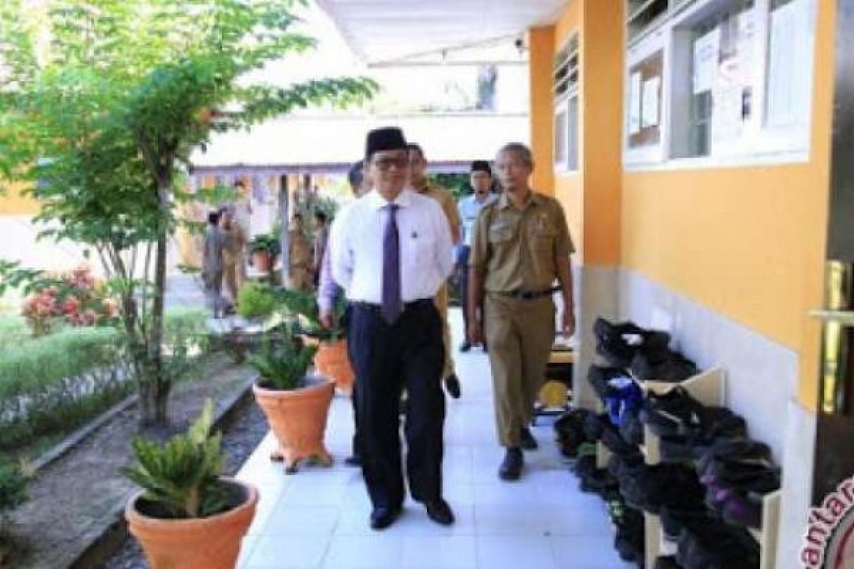 5 Sekolah di Kuansing Dapat Bantuan Dana Masing-Masing Ratusan Juta