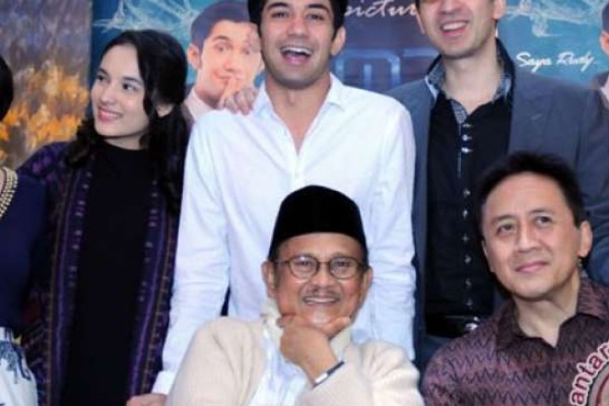 Harapkan 25 Juta Penonton, Hanung Bramantyo Promosi Rudy Habibie 