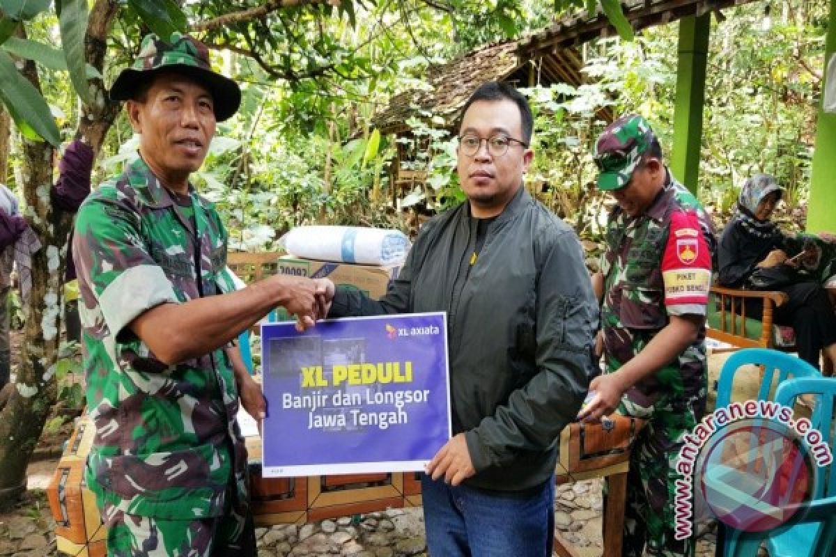 XL salurkan donasi korban bencana di Purworejo dan Padang