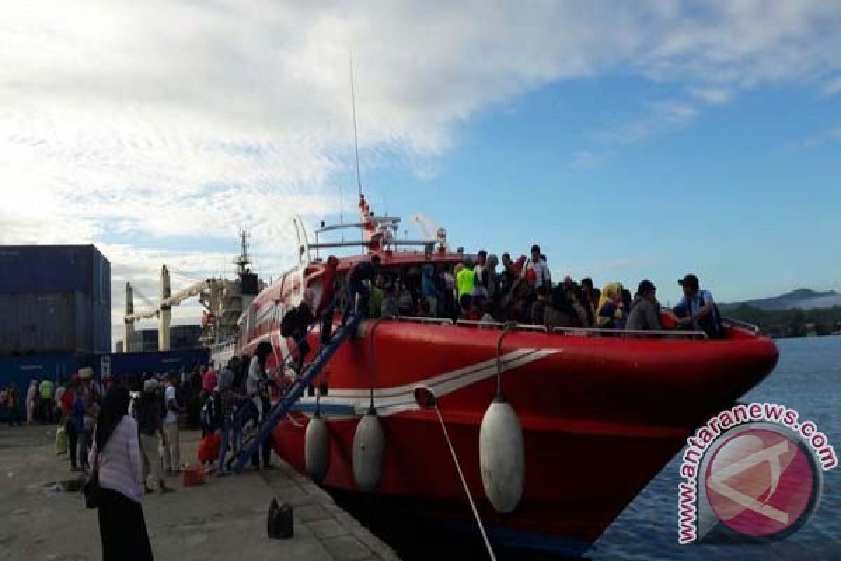 Arus Mudik Di Pelabuhan Kendari Mulai Meningkat