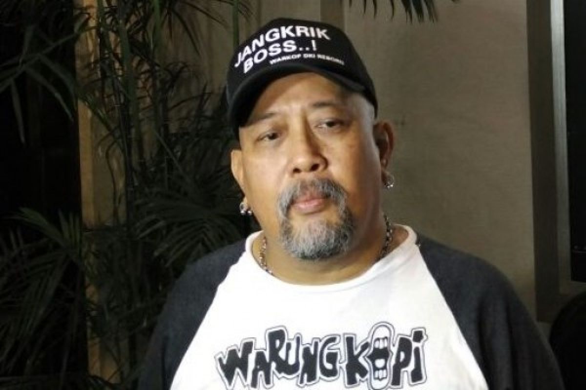 Indro Warkop ingin selalu komunikatif dengan penonton