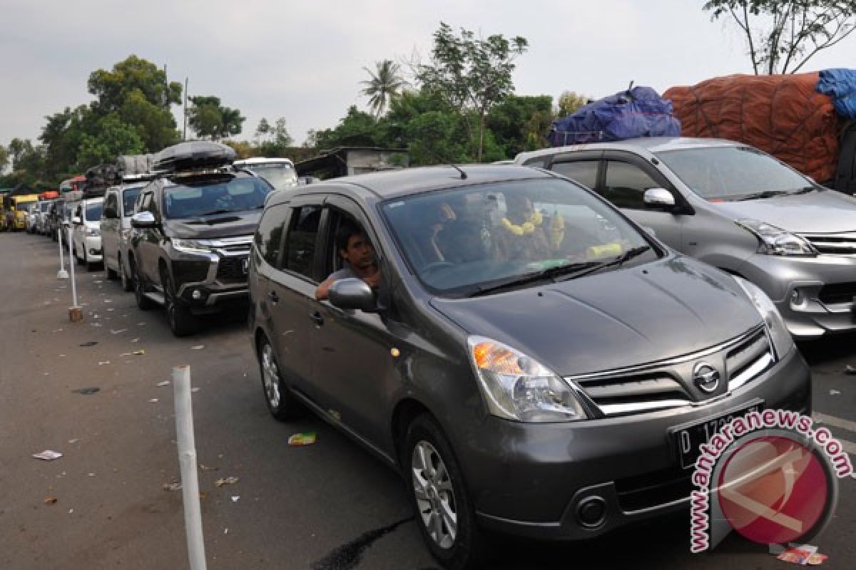 Polisi imbau pemudik waspadai lubang di jalan Cilegon-Merak