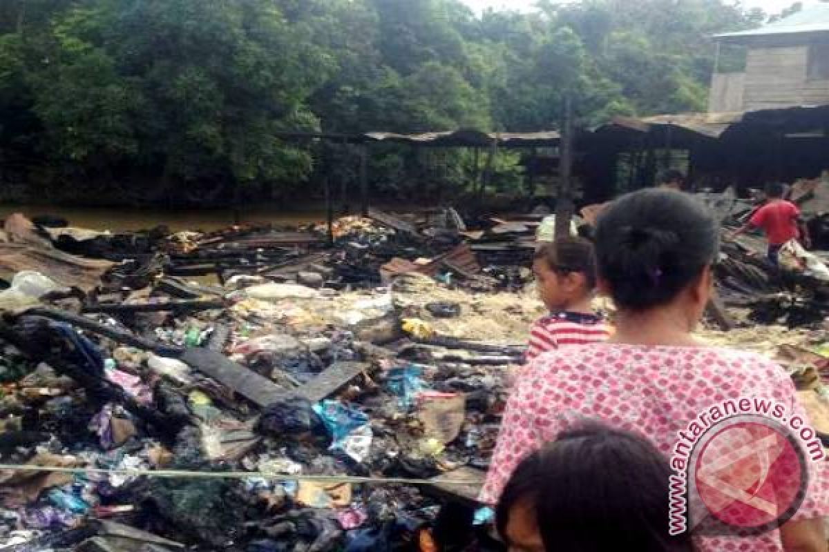 Kebakaran Pasar Tumbang Sangai Diduga Akibat Genset 