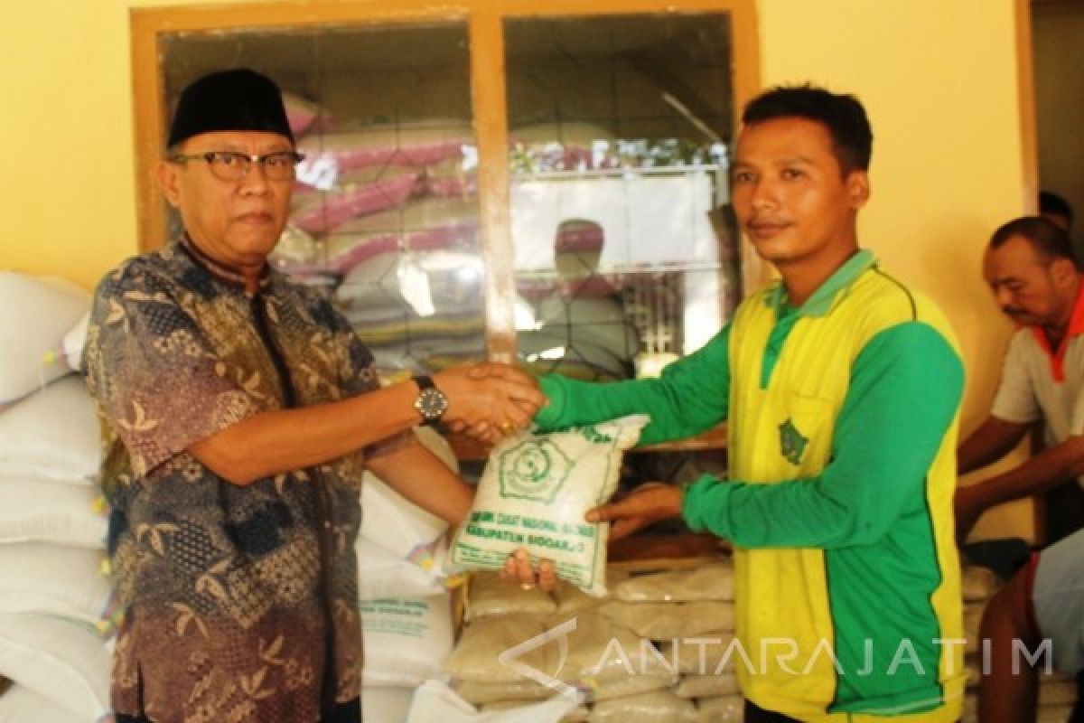 Baznas Pamekasan Salurkan Zakat Senilai Rp300 juta