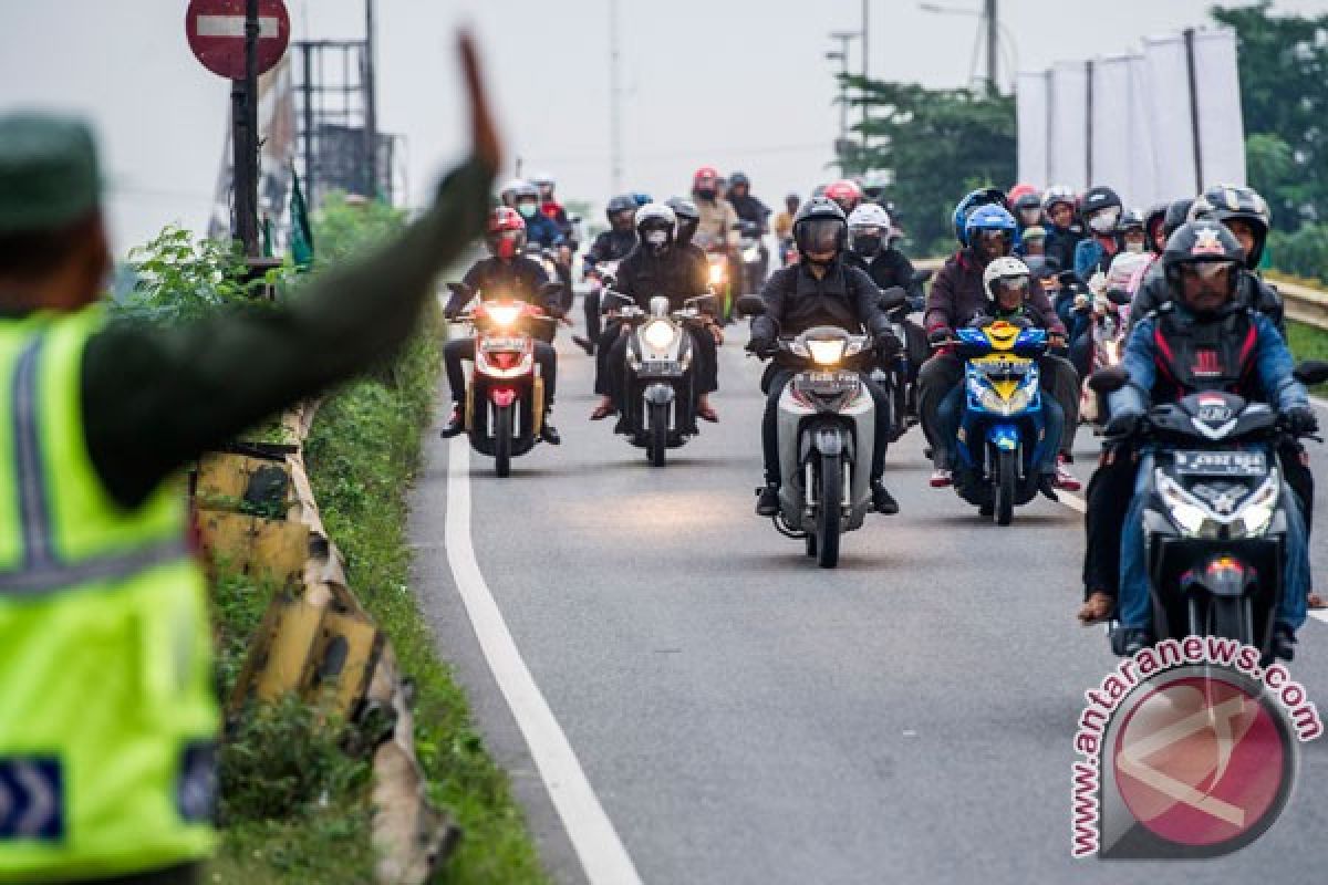 Saran polisi kepada pemudik sepeda motor, "berkelompoklah"