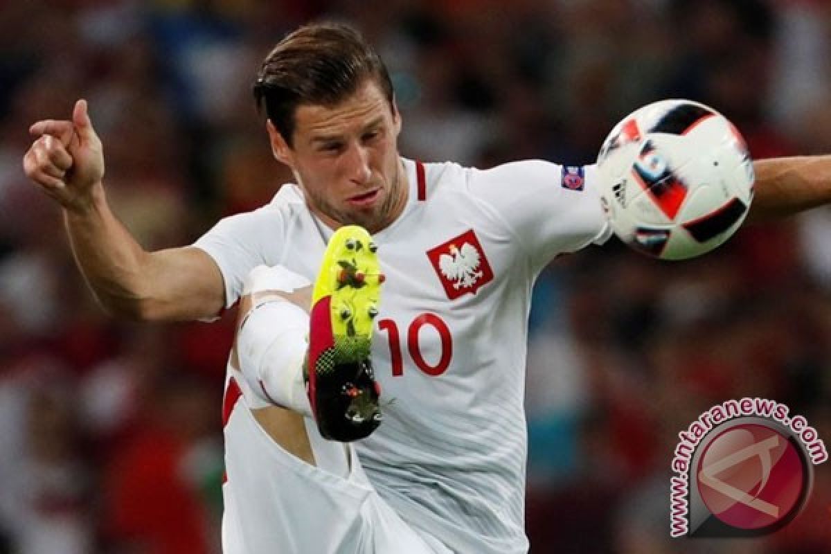 Euro 2016 - Gelandang Polandia Grzegorz Krychowiak direkrut PSG