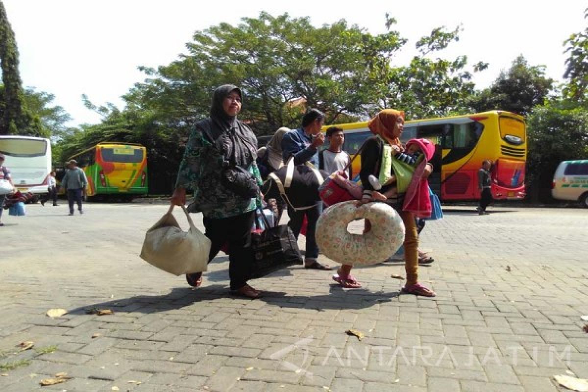 Penumpang Arus Mudik di Terminal Bojonegoro Meningkat