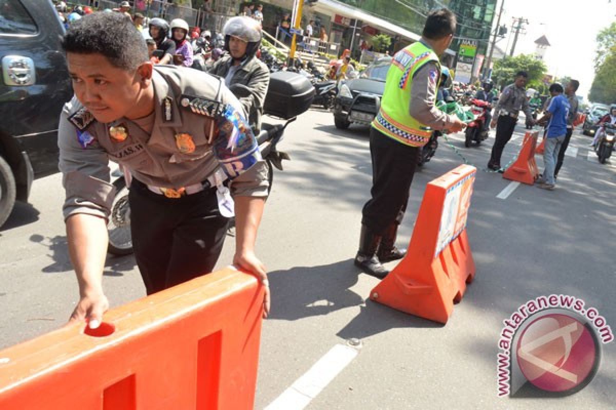 Polisi Madiun antisipasi penumpukan kendaraan di gerbang tol