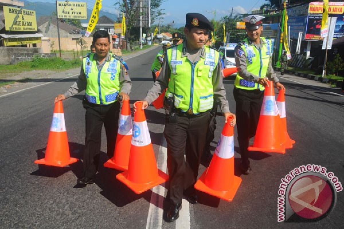 Sleman pasang rambu portable di jalur mudik