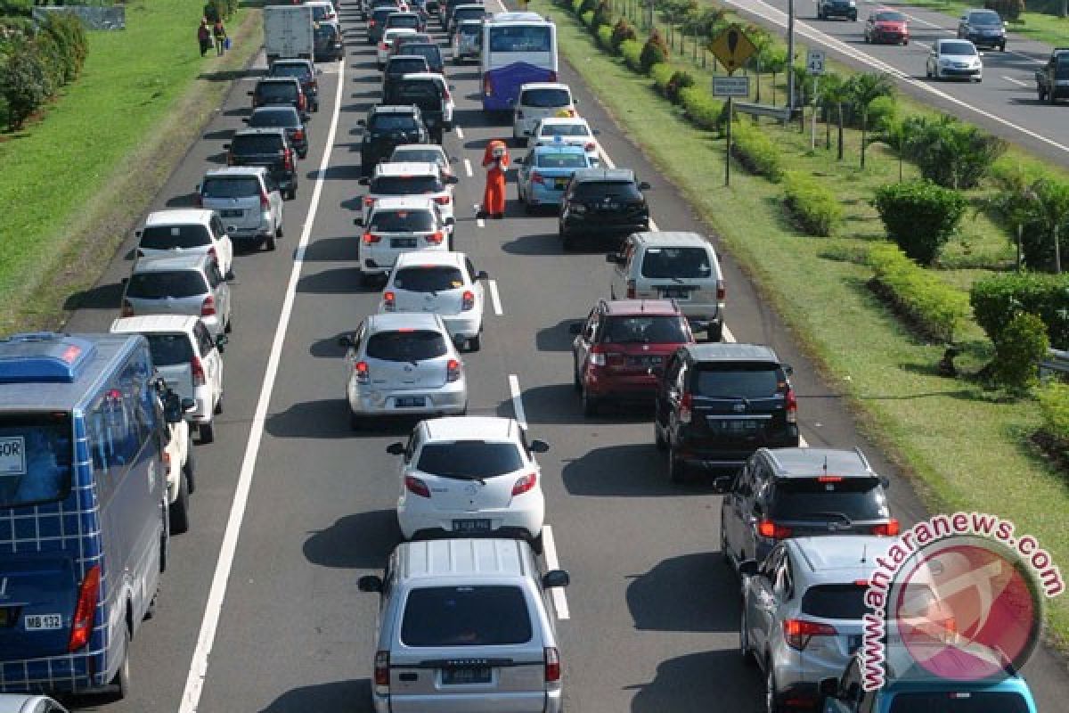 Tol Jagorawi-Puncak berlaku satu arah turun