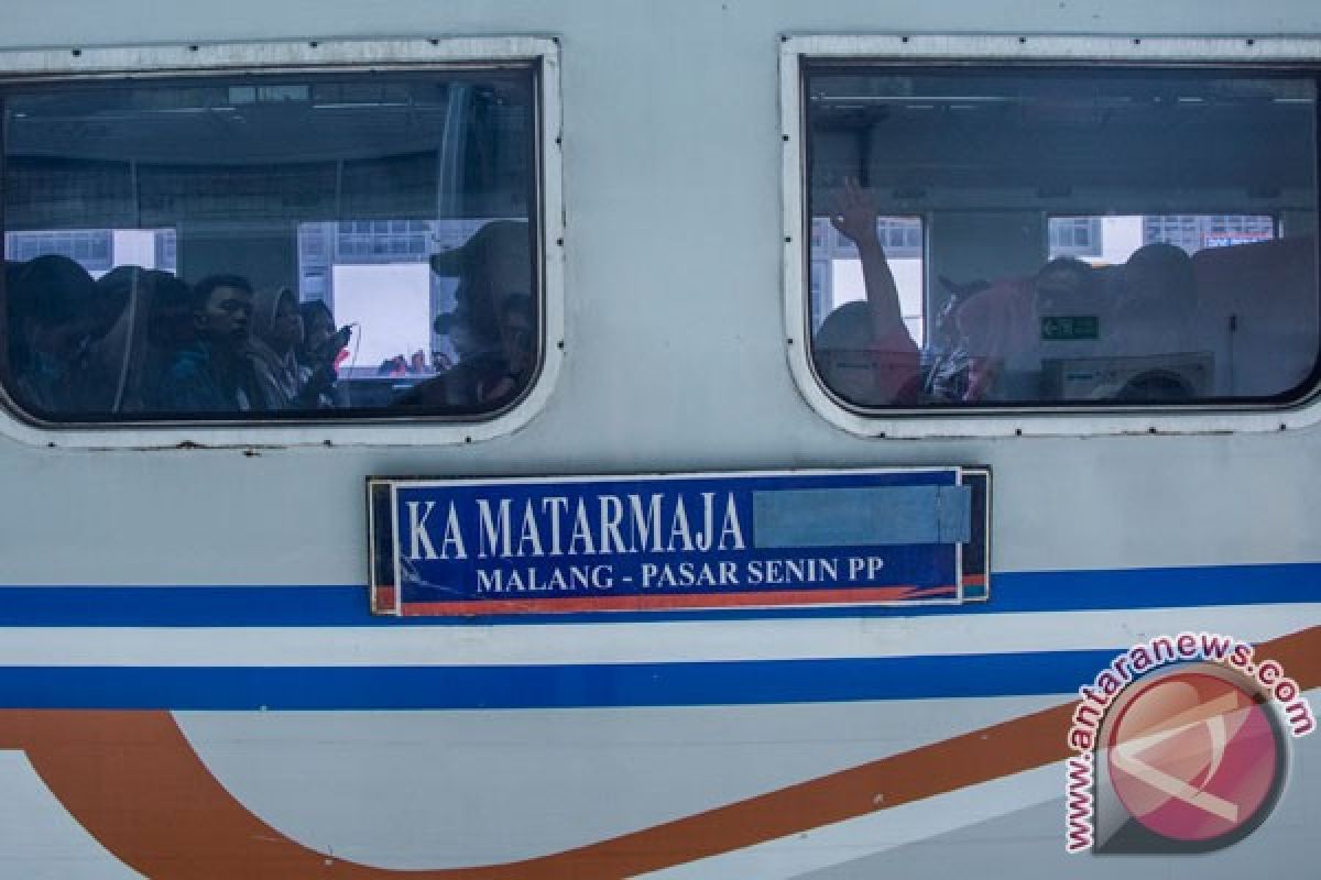 Stasiun Tugu dilengkapi Anggrek Executive Lounge