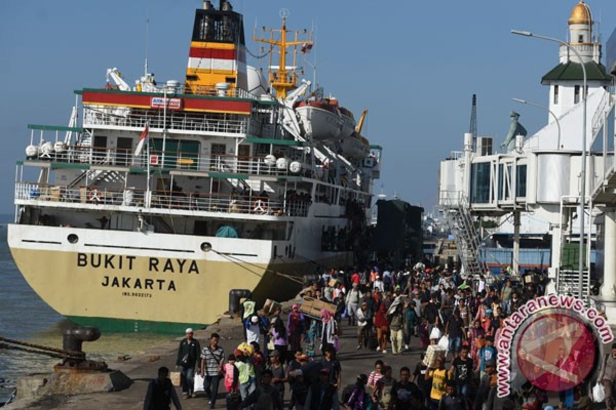 KM Sinabung dipenuhi pemudik