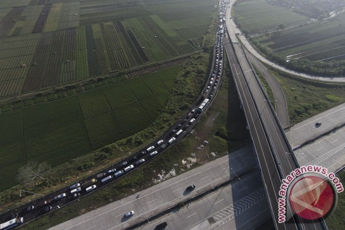 Jalur Utara Mudik Macet Total