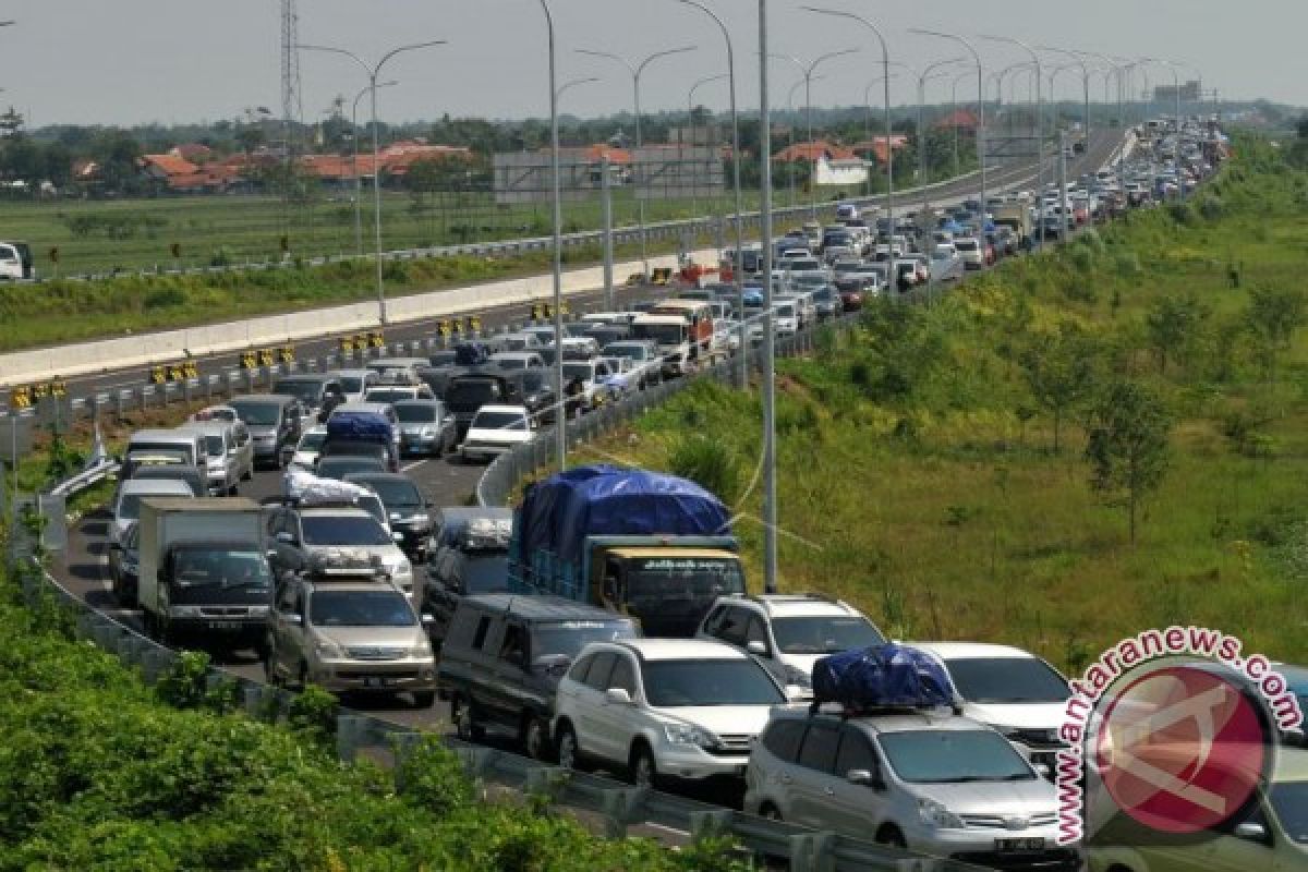 Polisi Berlakukan Sistem Buka Tutup Di Kelok 44