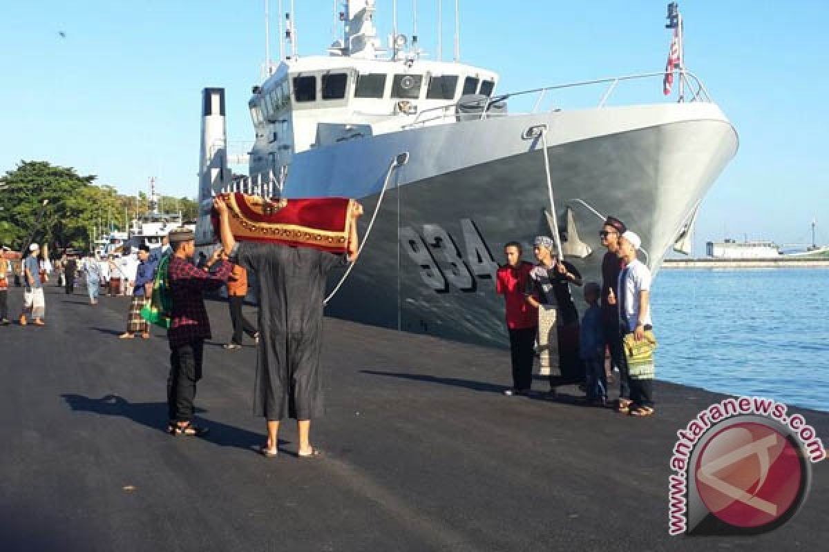 Lantamal VI bebaskan warga "selfie" kapal perang 