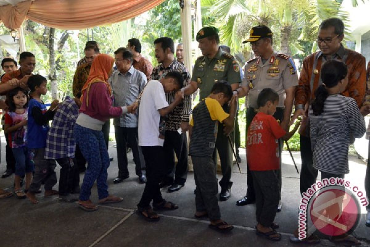 Wapres Jusuf Kalla "open house" di Makassar