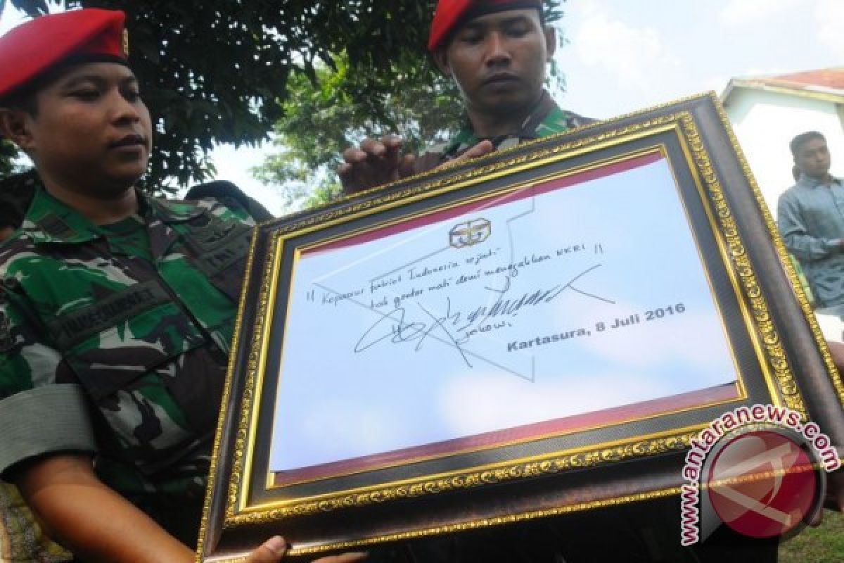 Presiden Shalat Jumat Bersama Prajurit TNI/Polri