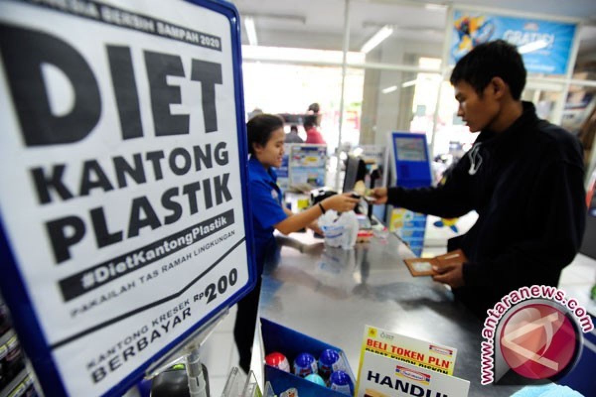 Pemkot Ambon terapkan larangan penggunaan kantong plastik di retail modern