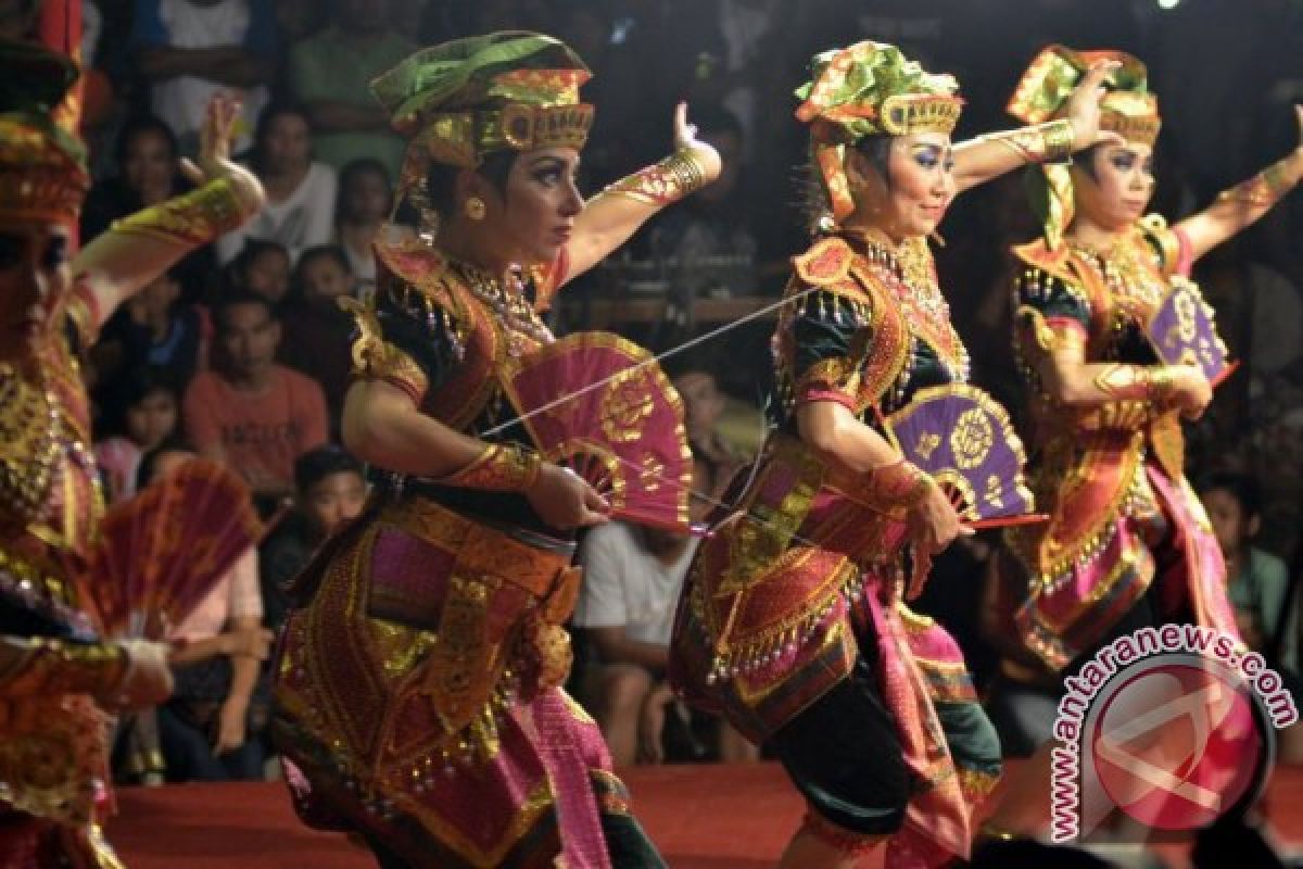 Seniman Jepang Tampil Di Pesta Kesenian Bali