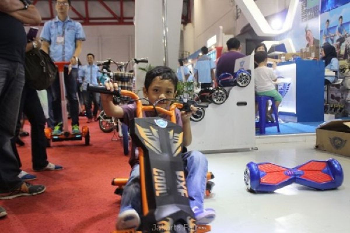 Berburu keperluan anak di Jakarta Fair