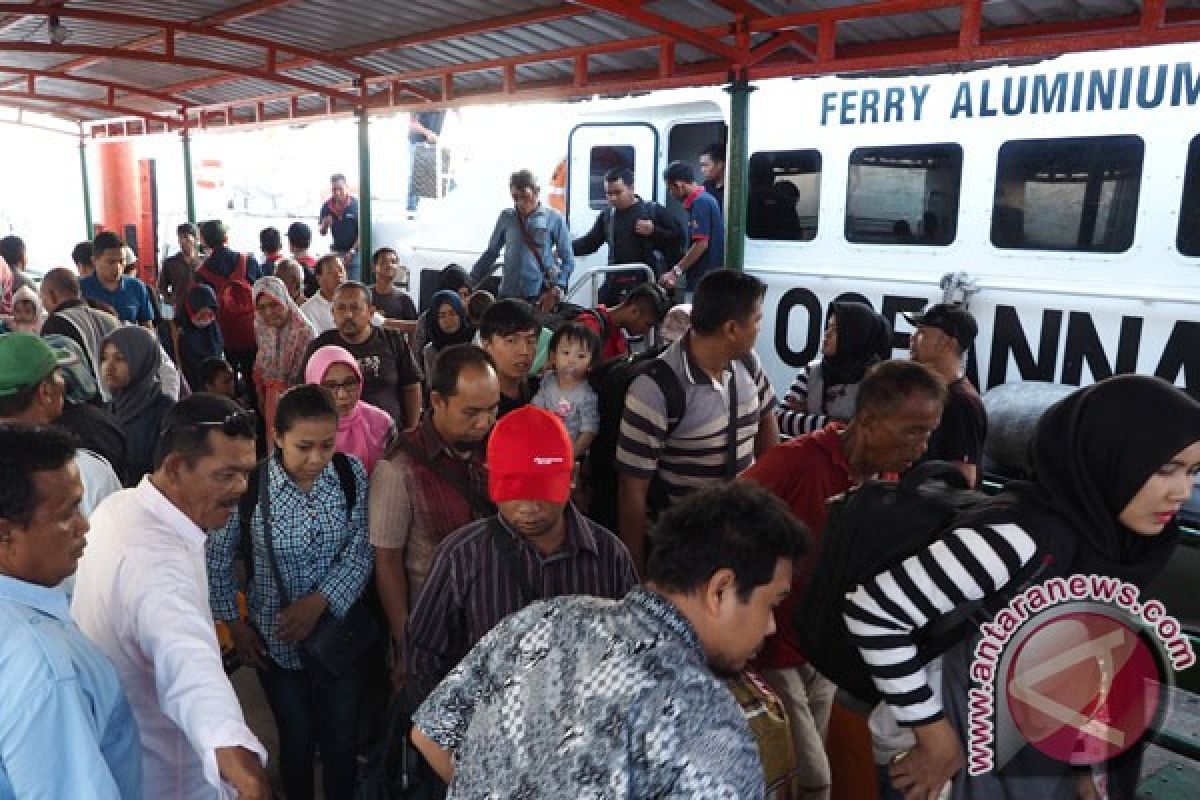 Lahan parkir Pelabuhan Tanjungpinang kurang memadai