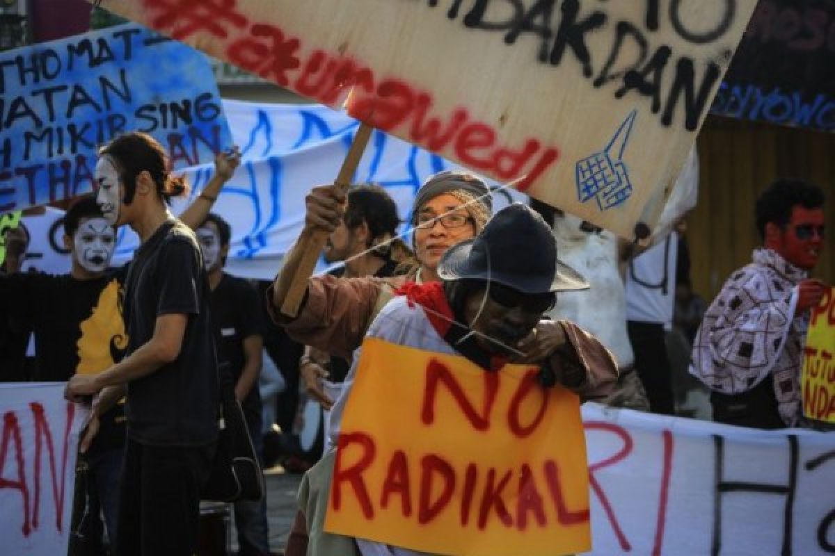 Seribuan Warga Solo Tolak Aksi Terorisme