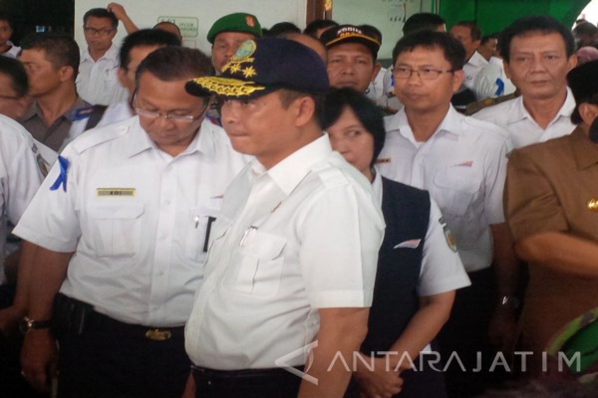 Menhub : Bandara Juanda Juga Terpengaruh Erupsi Bromo