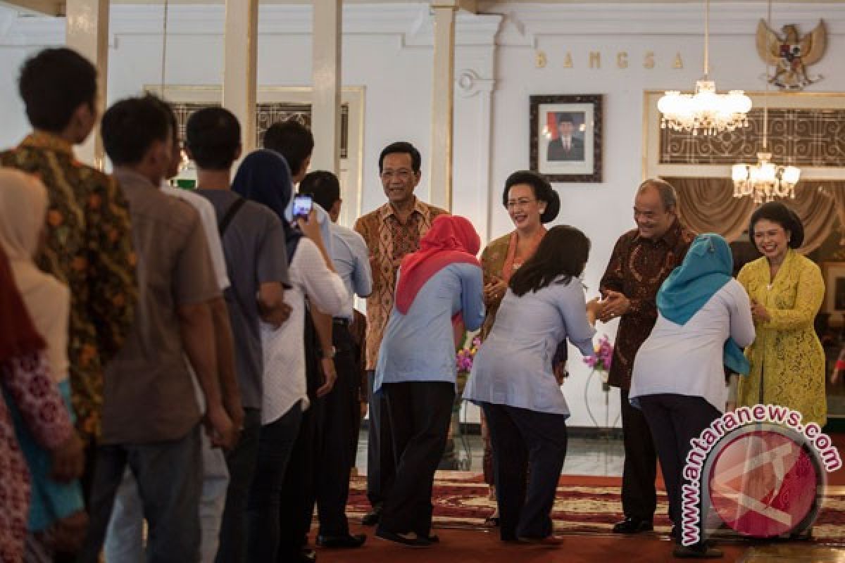 Sultan-Hemas halal bihalal dengan masyarakat Yogyakarta