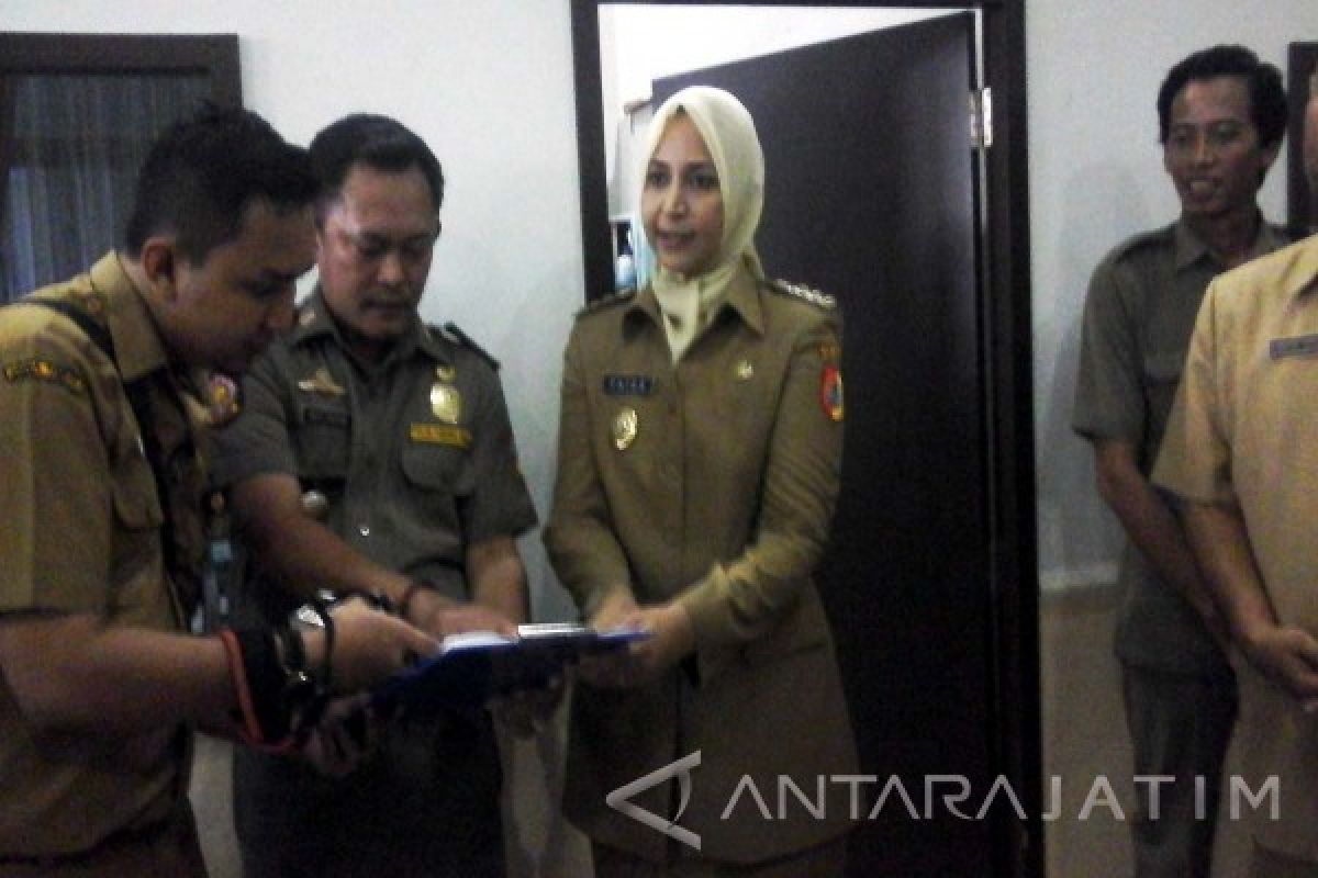 Bupati Jember Temukan PNS Absen Hari Pertama Kerja