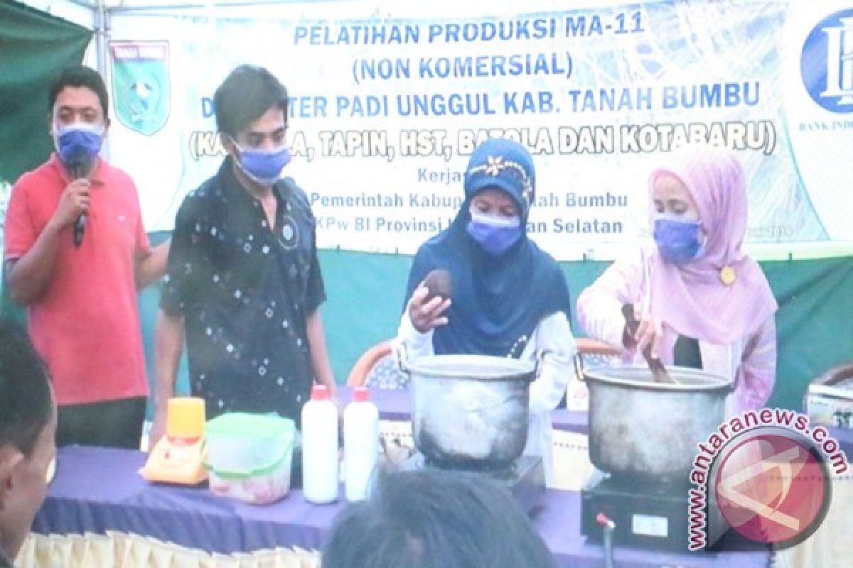 Petani Tanbu Ikuti Pelatihan Pembuatan Pupuk