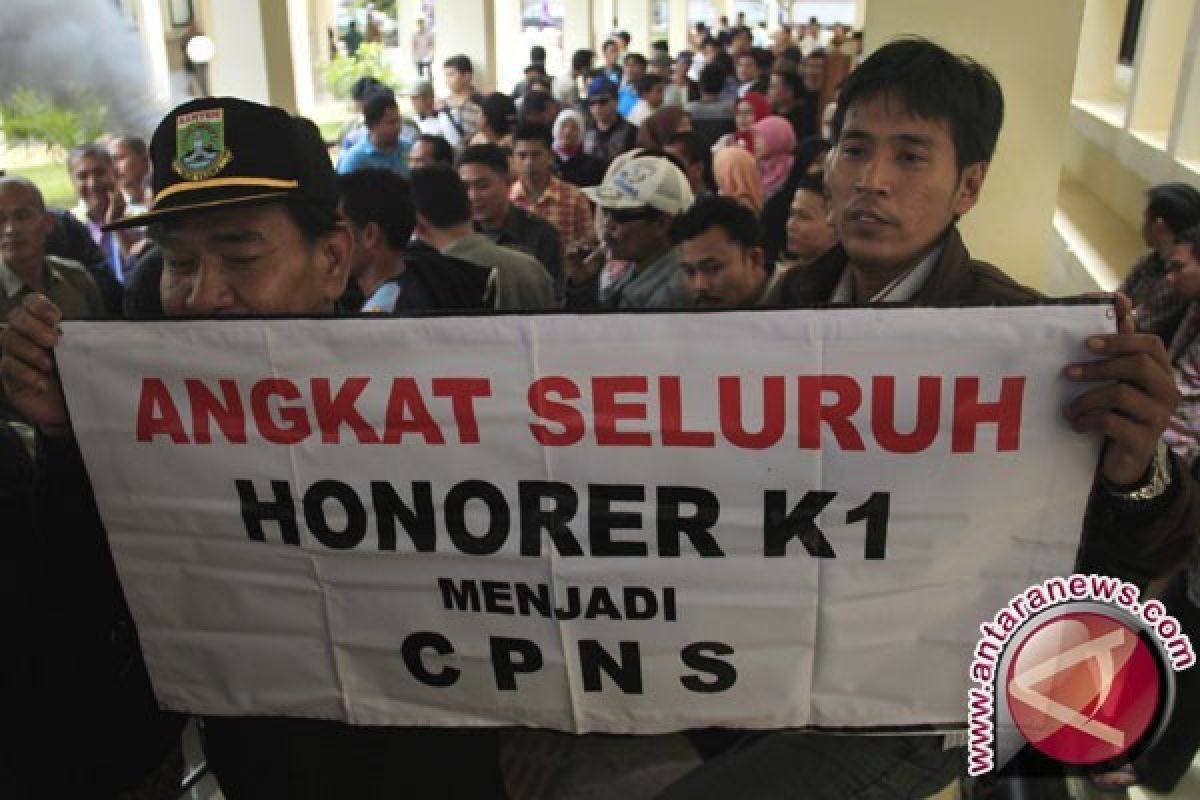 Banten Tunggu Keputusan Kemenpan Pengangkatan Honorer K1