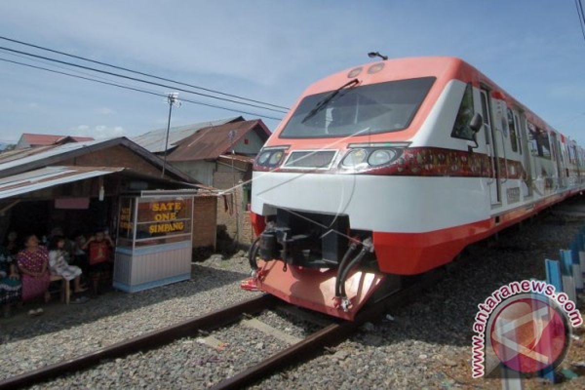 Membentur Sting Jembatan, Railbus Kembali ke Padang