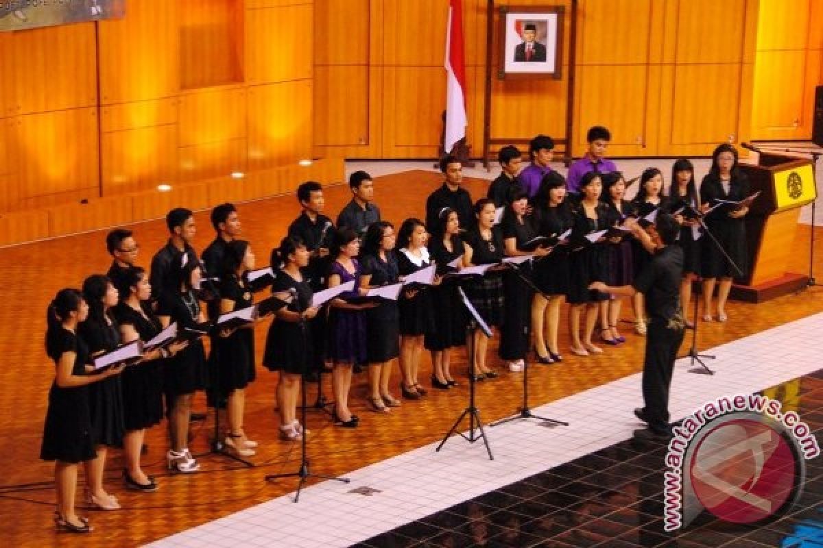 Paduan Suara UNPAR Juara Di Hongaria      