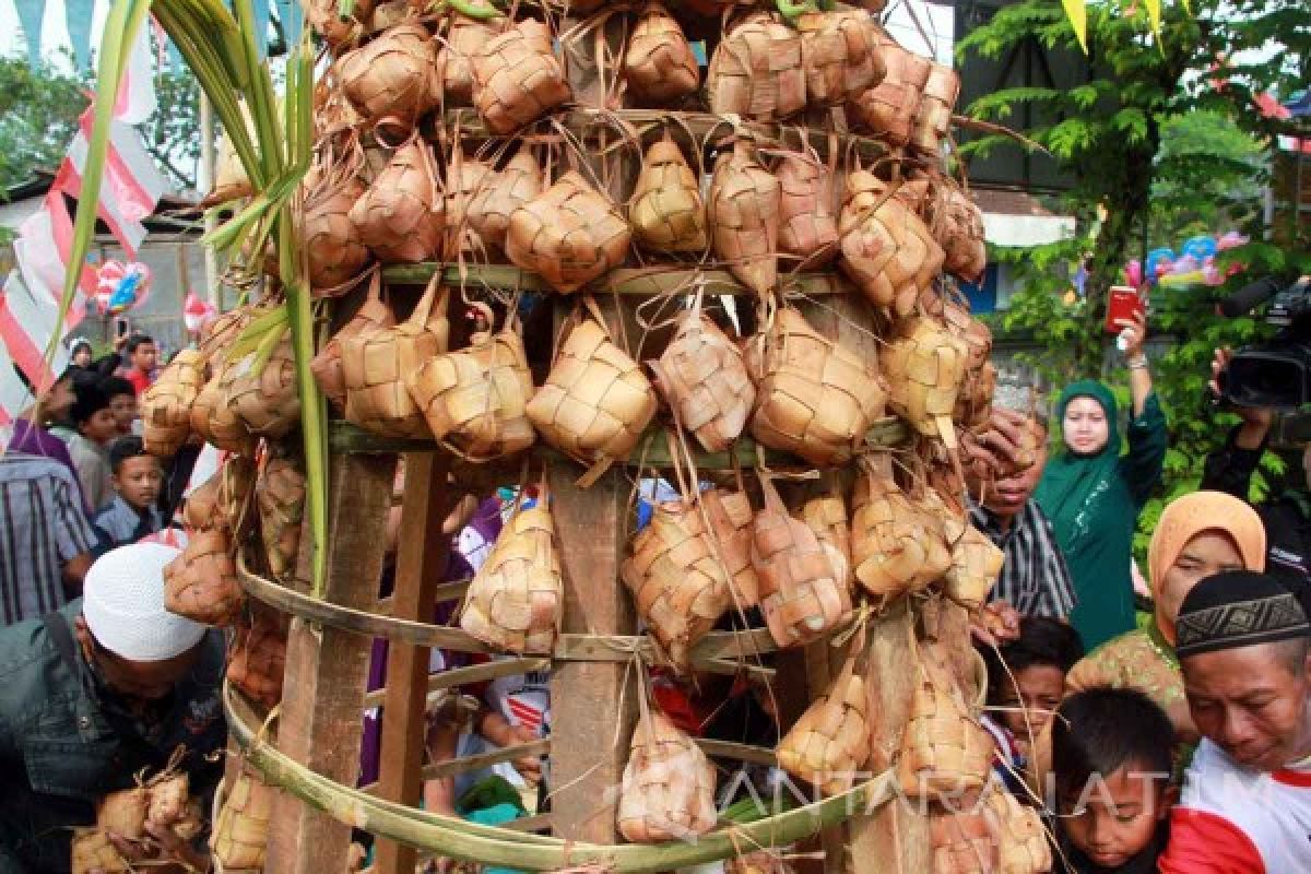 Trenggalek Evaluasi Pelaksanaan Tradisi Lebaran Ketupat