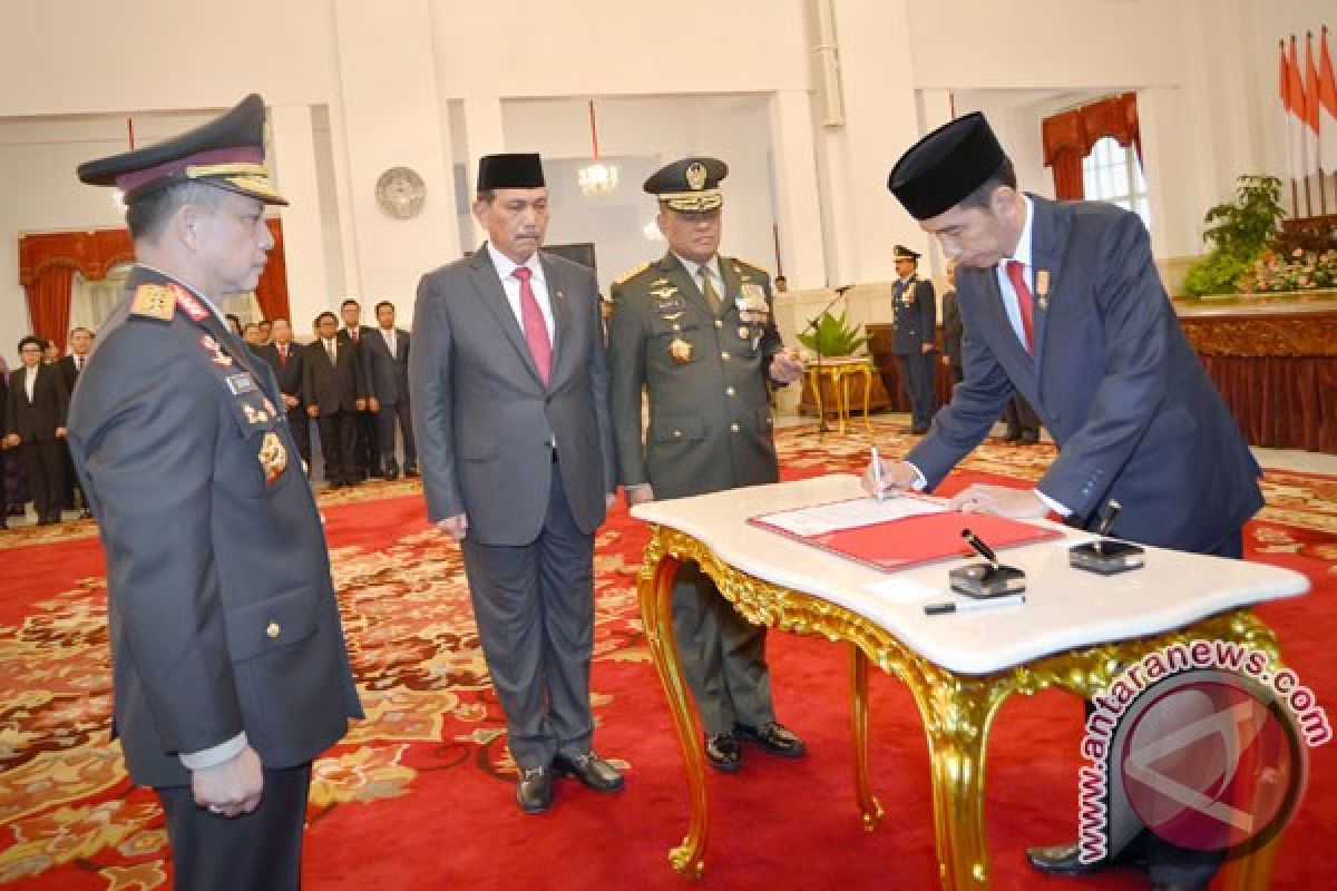 President Jokowi asks new police chief to focus on two things