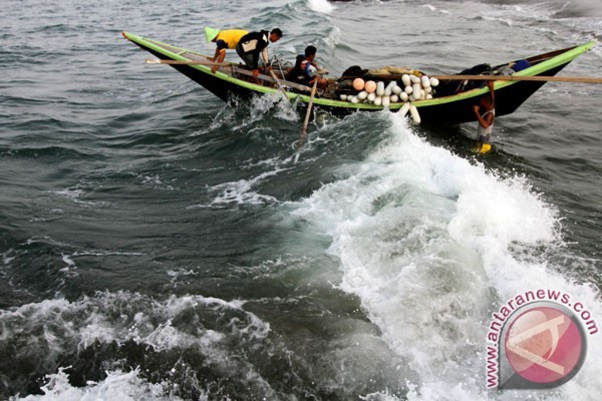 Gelombang tinggi, nelayan Sabang diminta tidak melaut