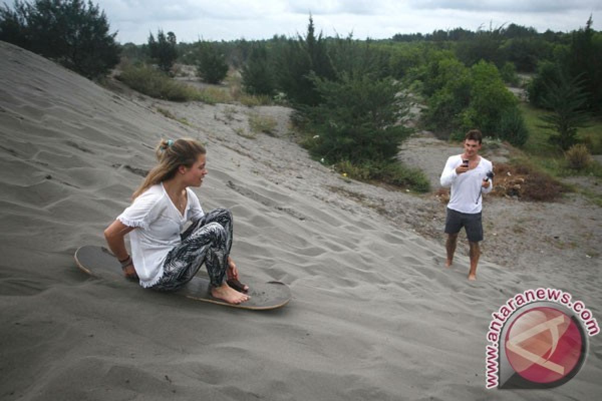 Bantul coordinates with parties for sand dune tourism development