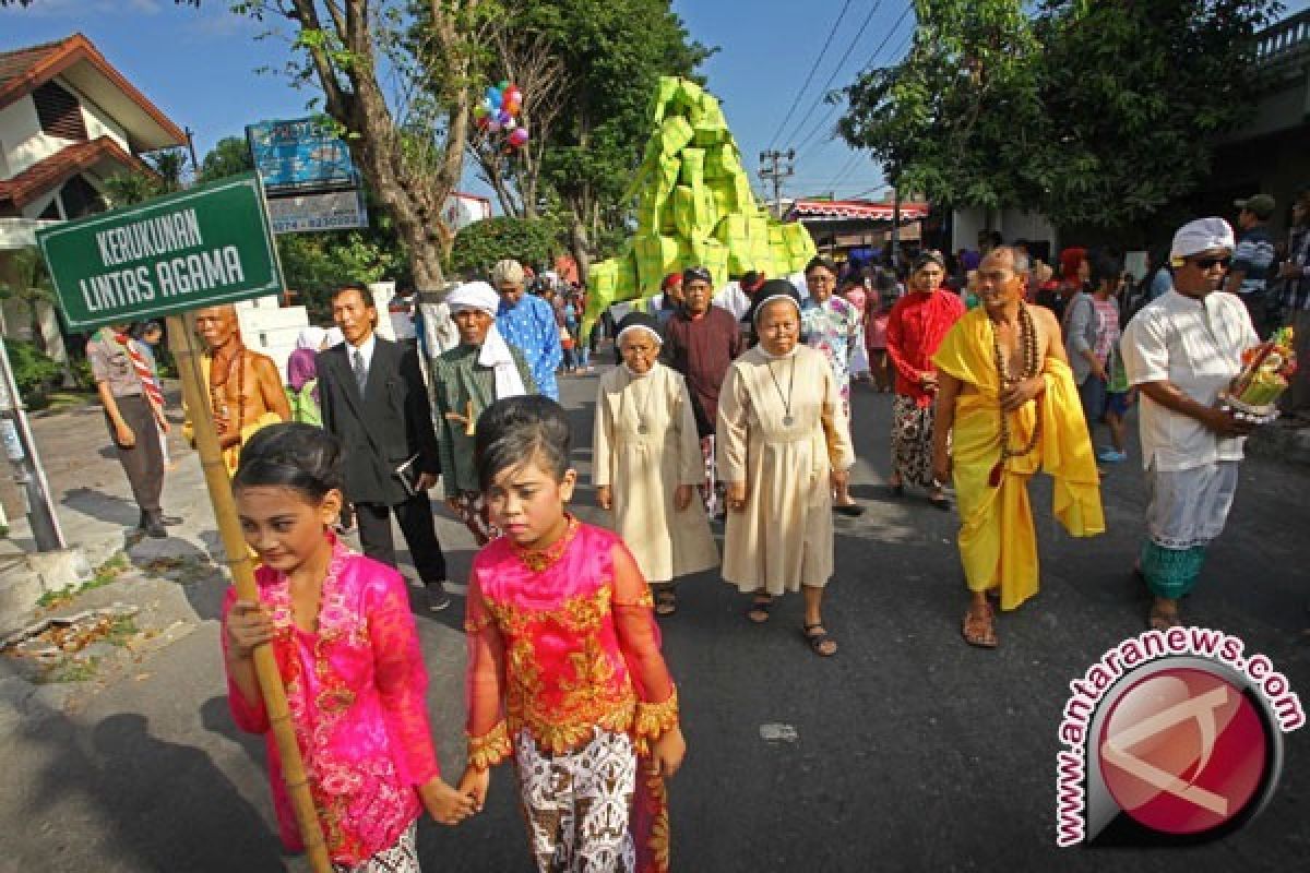 Sejumlah Wilayah di Gorontalo Rayakan Lebaran Ketupat