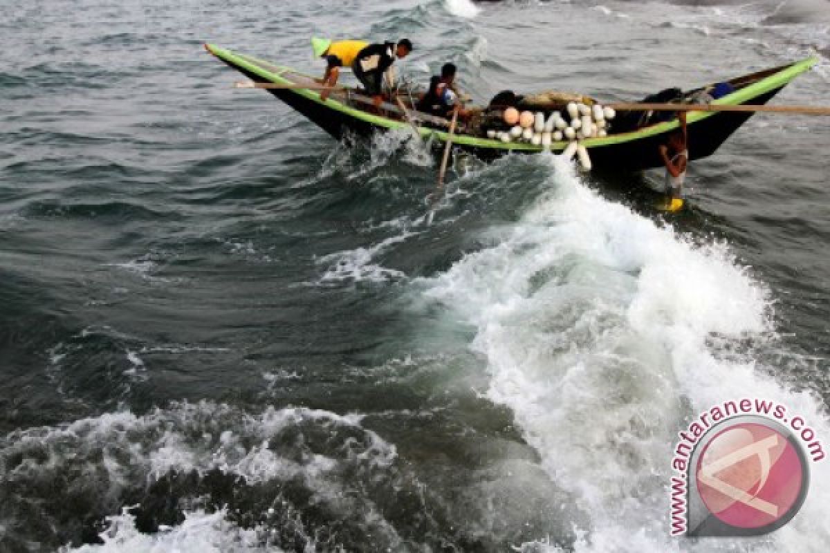 Waspadai gelombang 4 meter di Aceh