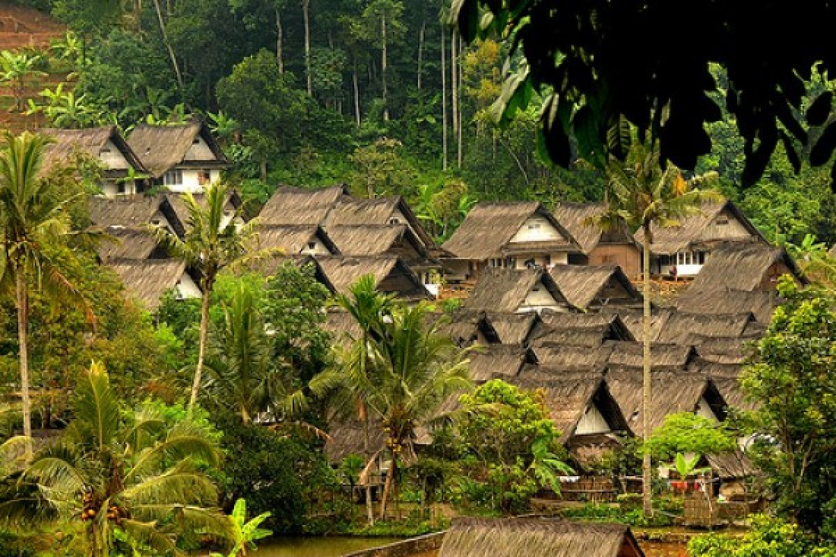 Kampung Naga, harmoni alam di tengah kemacetan Lebaran