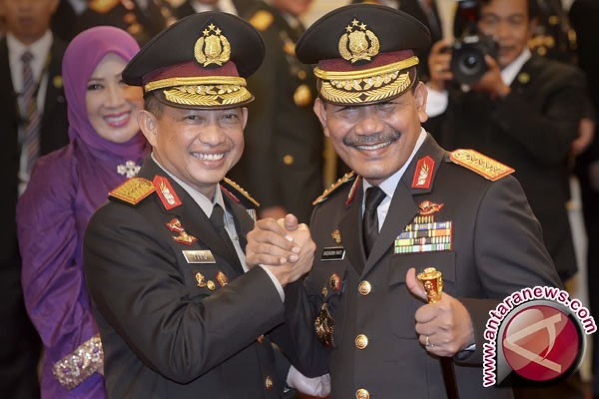 Presiden anugerahkan bintang Bhayangkara utama kepada Kapolri