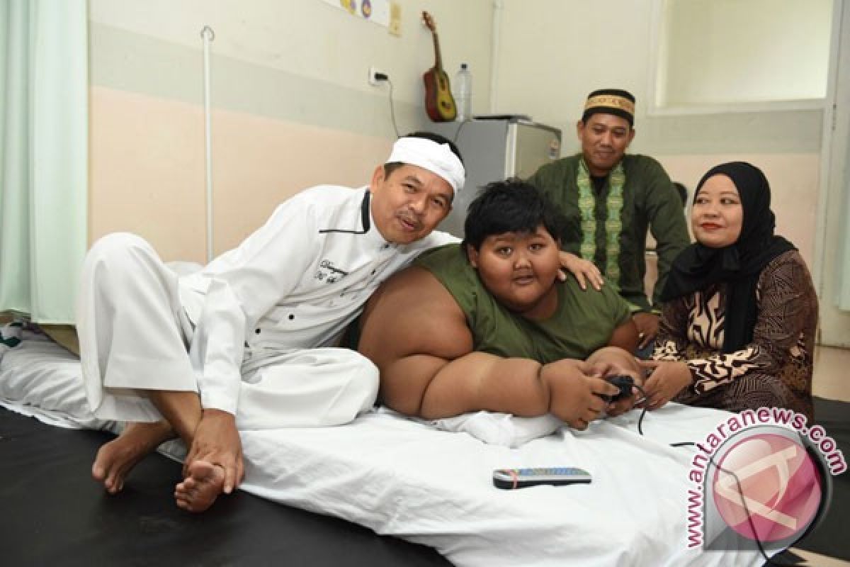 Bobot Arya Penderita Obesitas Ekstrem Turun jadi 186 Kilogram